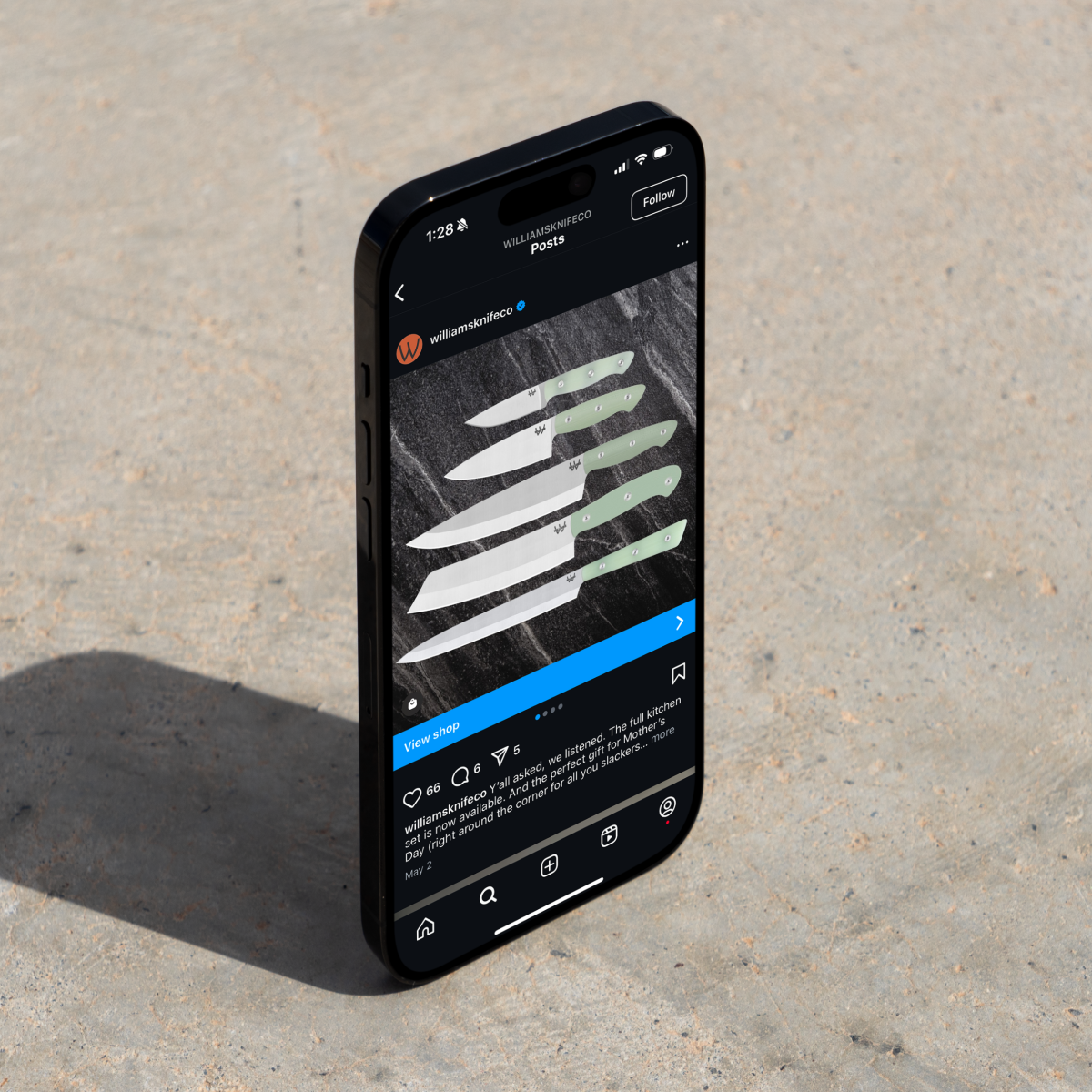 KnivesTools-Social Social post on phone